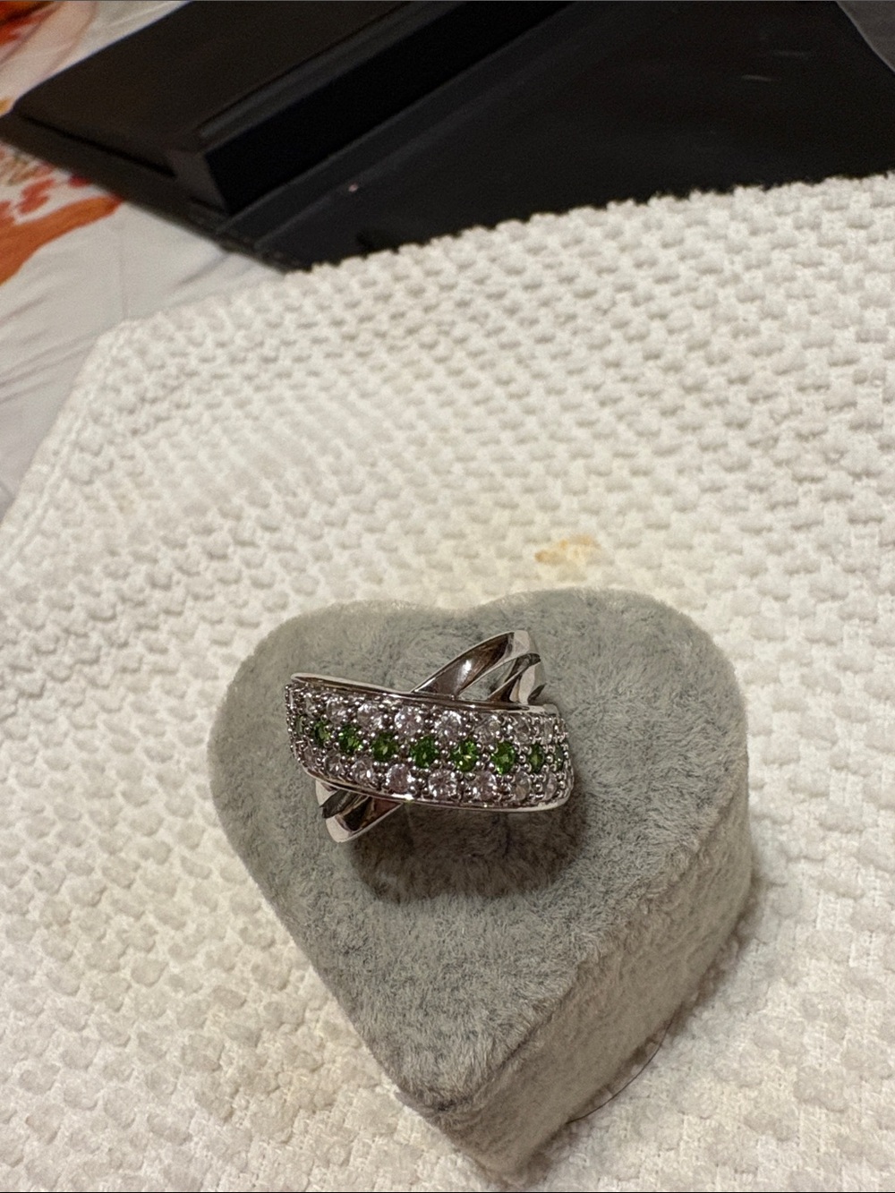 Sterling Silver Green and Clear Stone Crisscross Ring